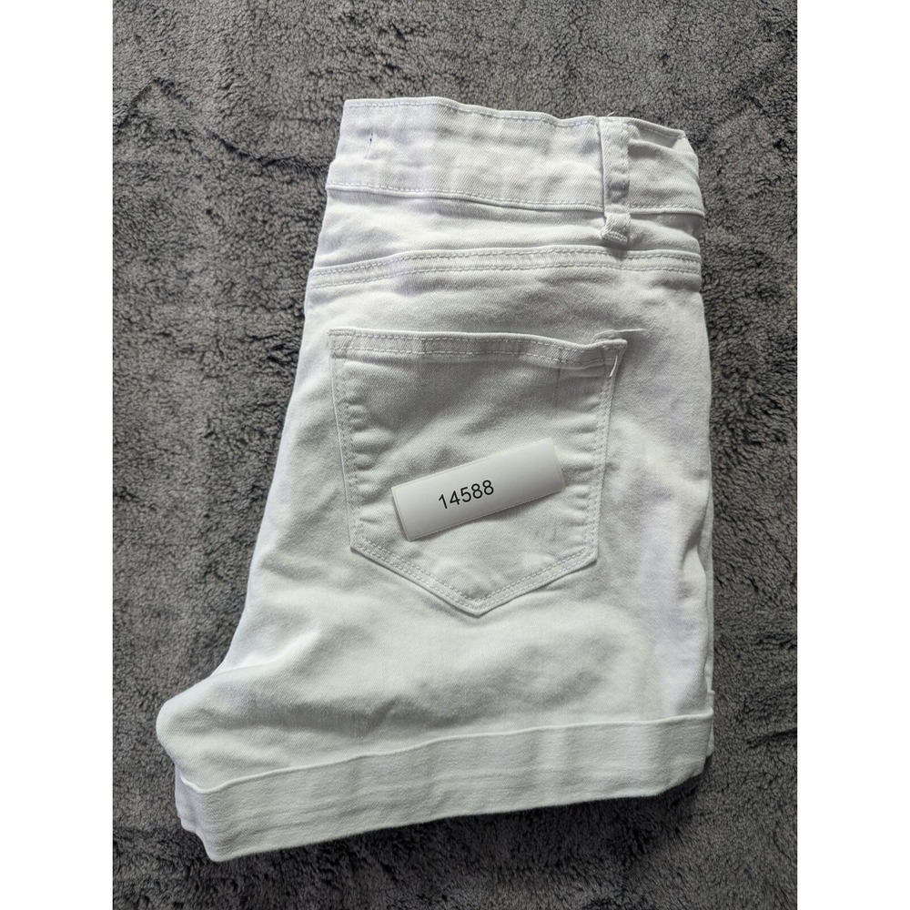 KanCan Cuffed Distressed Shorts Women's Size 9/28 White - Picture 11 of 11